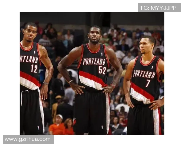 2008年NBA季后赛经典对决罗伊带领开拓者挑战爵士队的精彩瞬间回顾